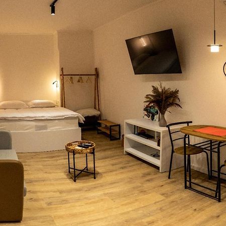 Blloku Studio Apartament Tiranë Luaran gambar