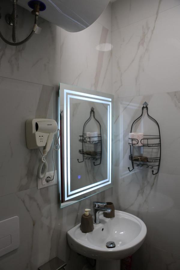 Blloku Studio Apartament Tiranë Luaran gambar